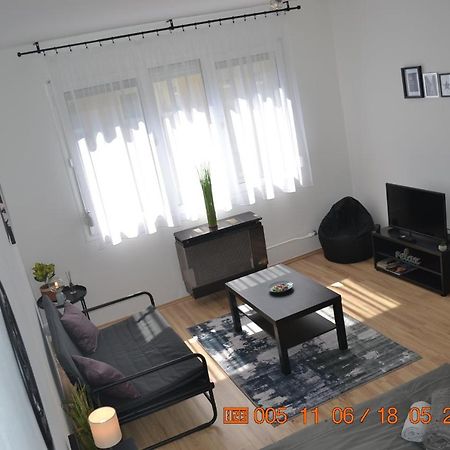 Sziget Apartman เอ็กเกอร์ ภายนอก รูปภาพ