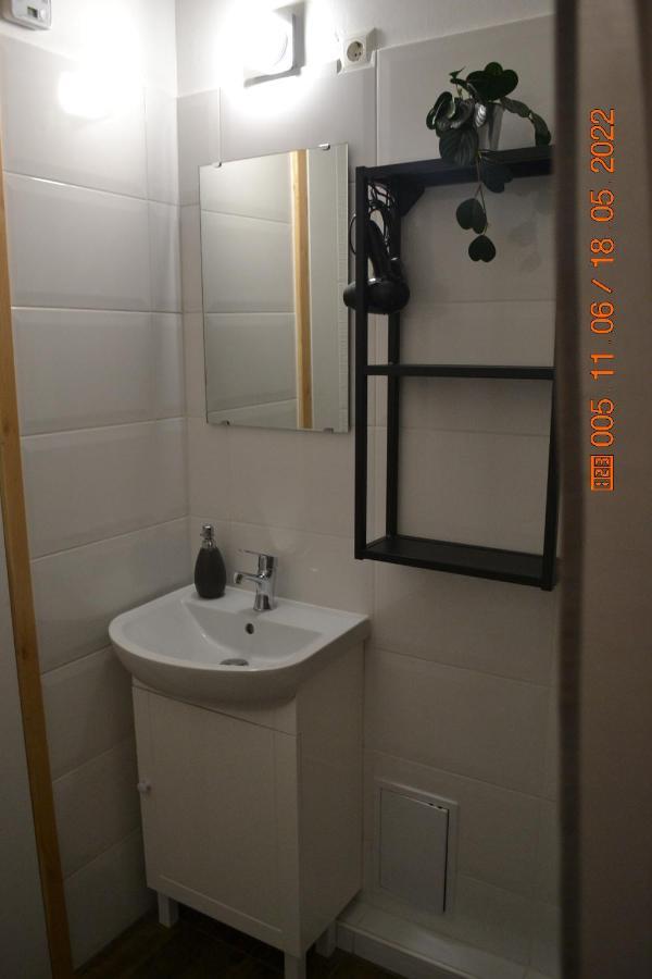 Sziget Apartman เอ็กเกอร์ ภายนอก รูปภาพ